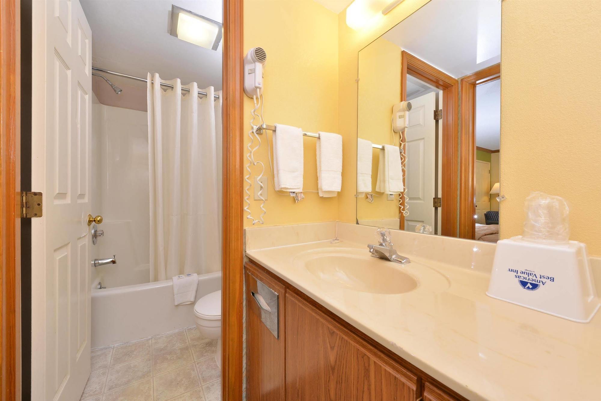 Americas Best Value Inn Maumee/Toledo Zewnętrze zdjęcie